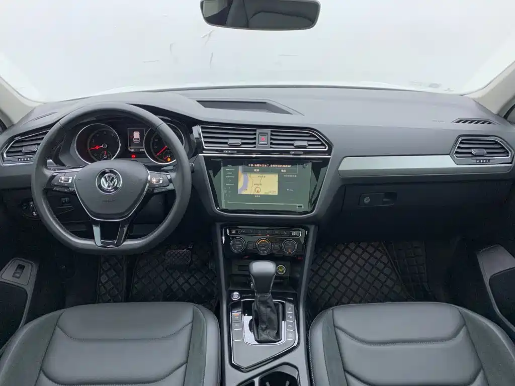 Volkswagen Tiguan L 2020 — фото 18
