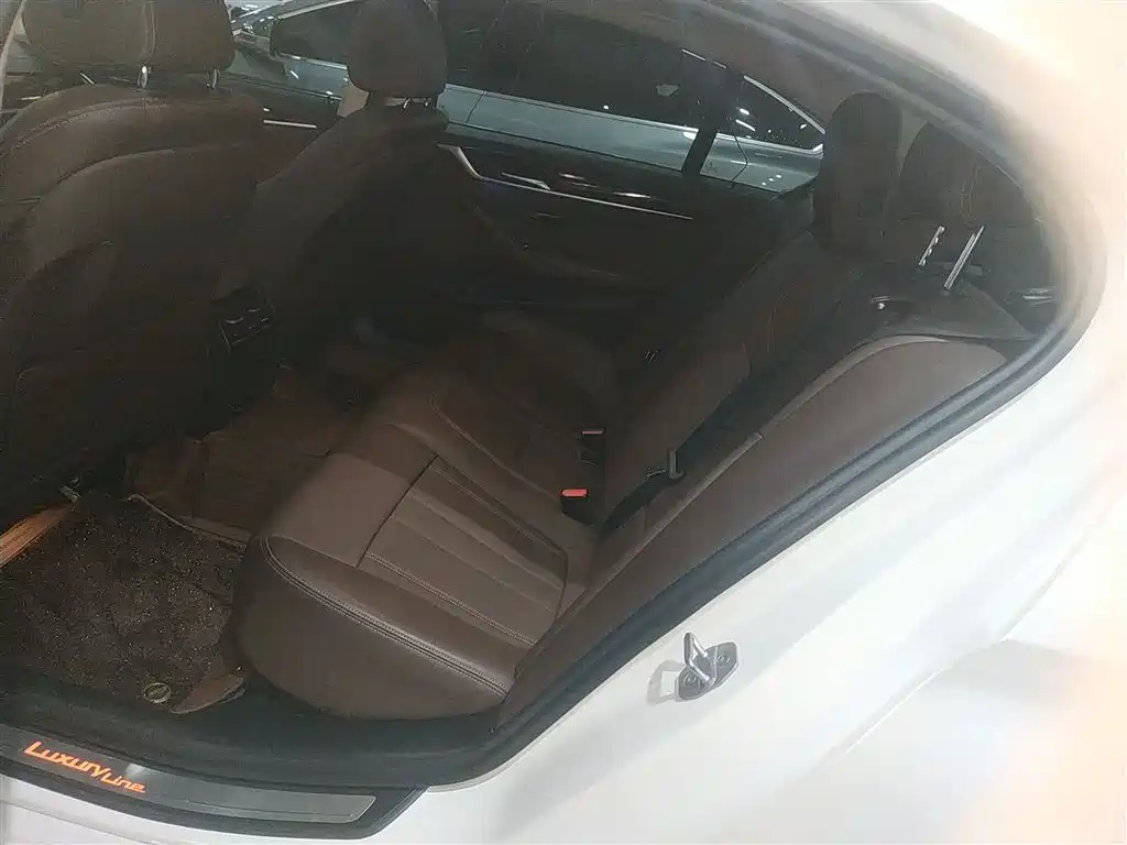 BMW 5 Series 2019 — фото 17