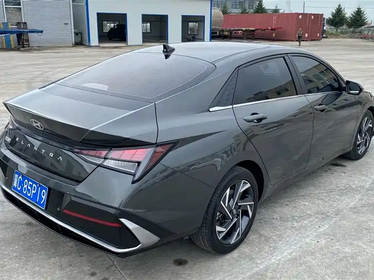 Hyundai Elantra 2023
