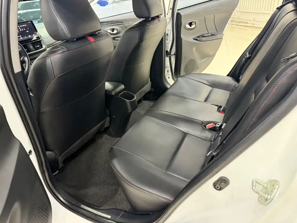Toyota Yaris L 2023 — фото 14