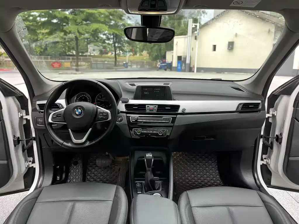BMW X1 2018 — фото 13