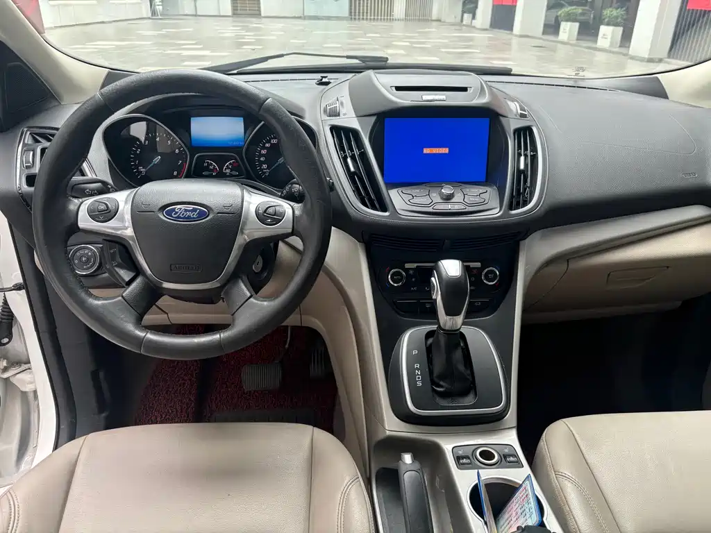 Ford Kuga 2014 — фото 10