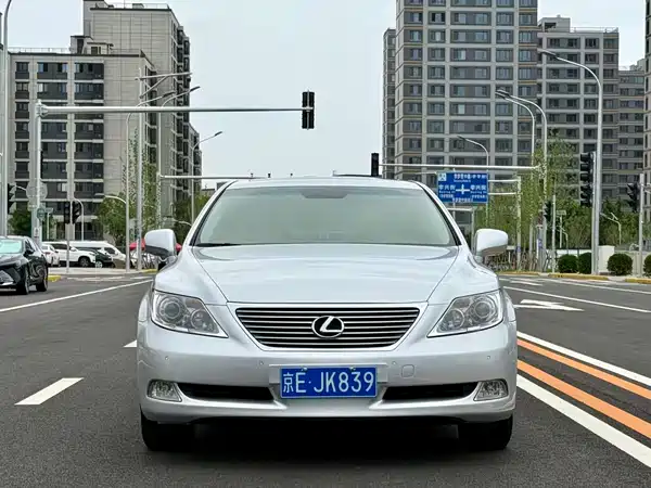 Lexus LS 2006