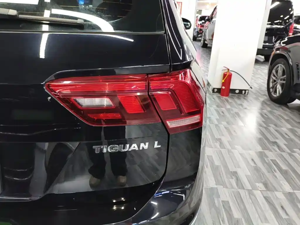 Volkswagen Tiguan L 2018 — фото 8