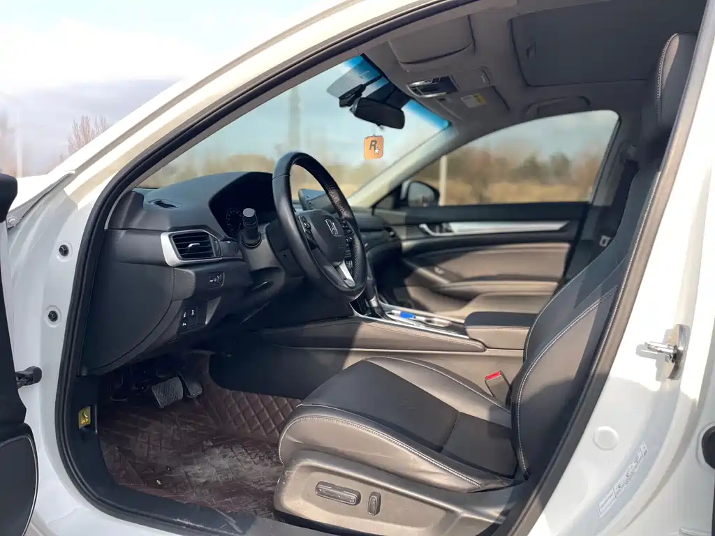 Honda Accord 2021 — фото 11