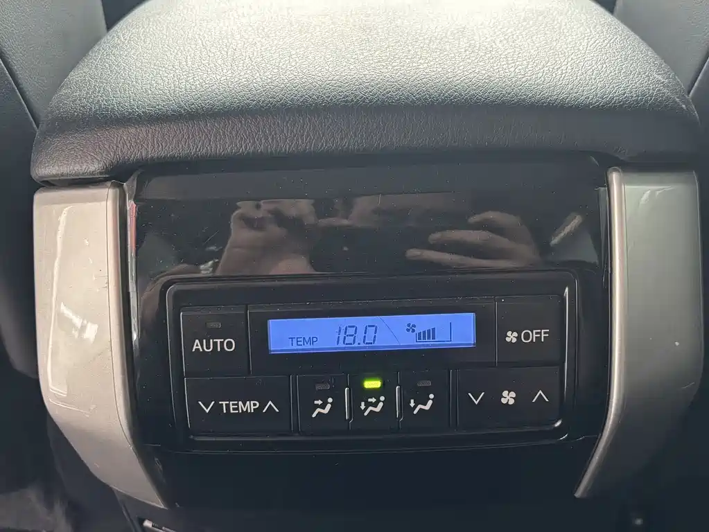 Toyota Prado 2019 — фото 13