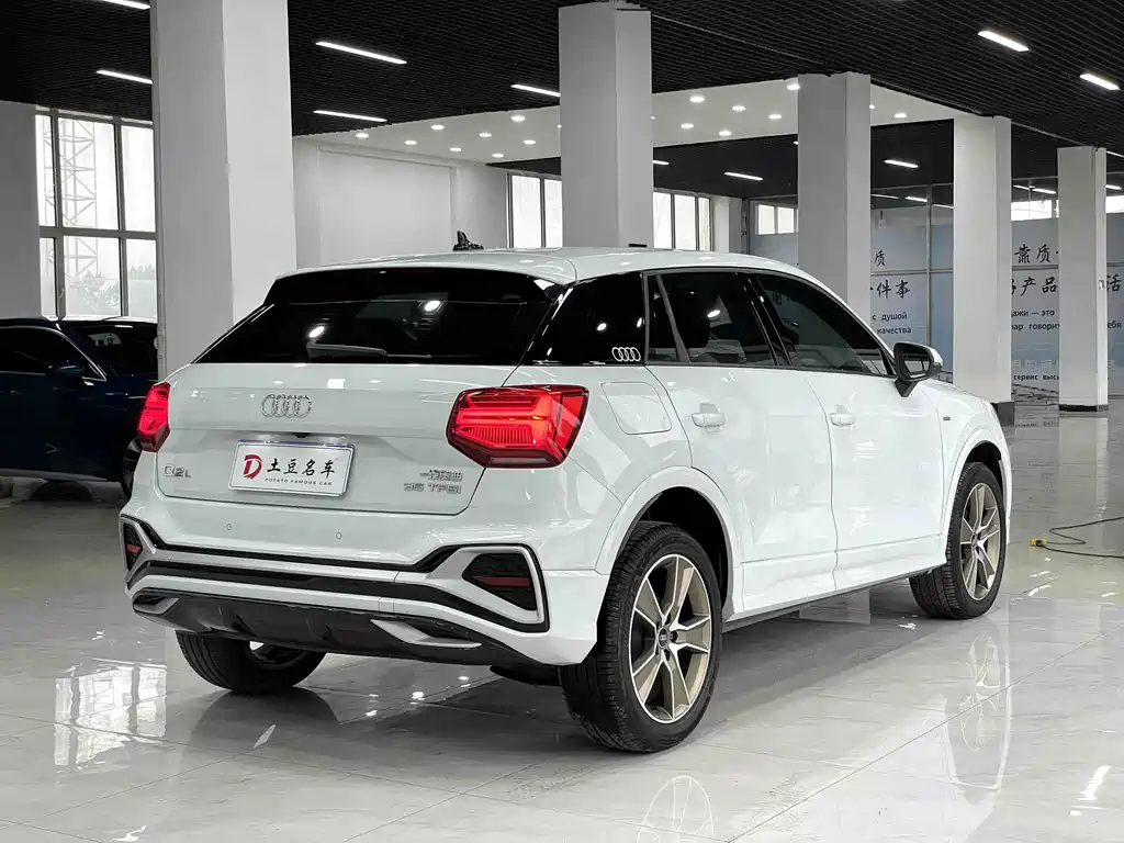 Audi Q2L 2023 — фото 6