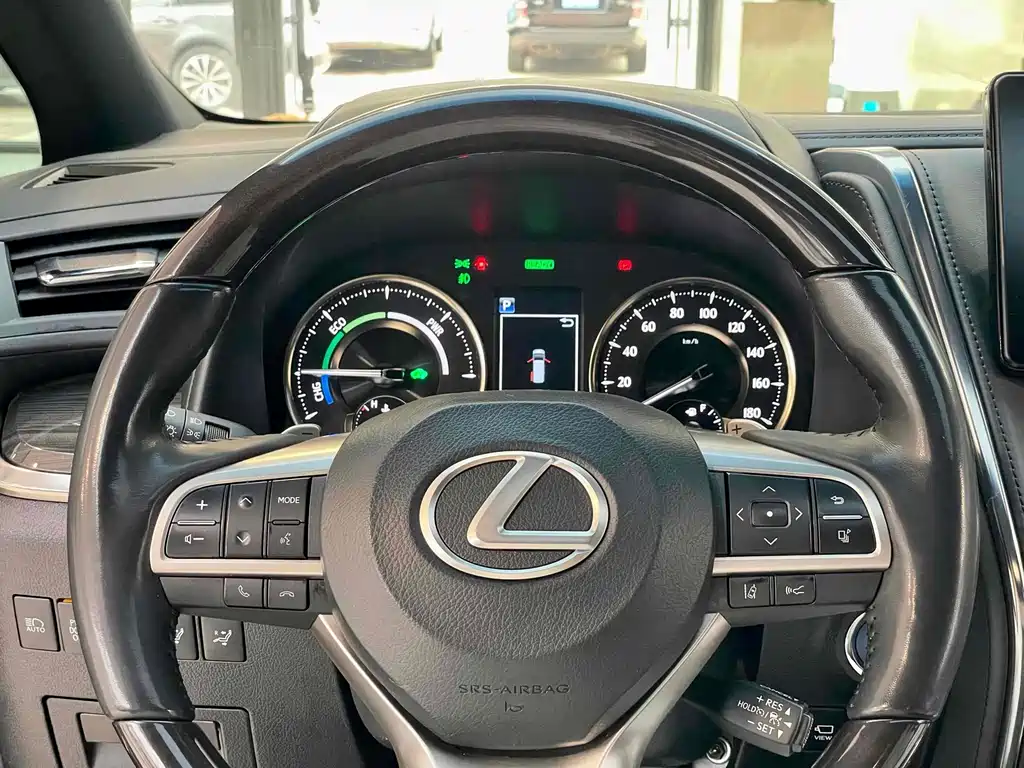 Lexus LM 2020 — фото 33