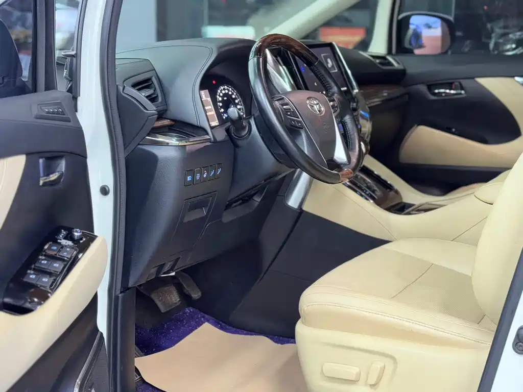 Toyota Alphard 2018 — фото 6