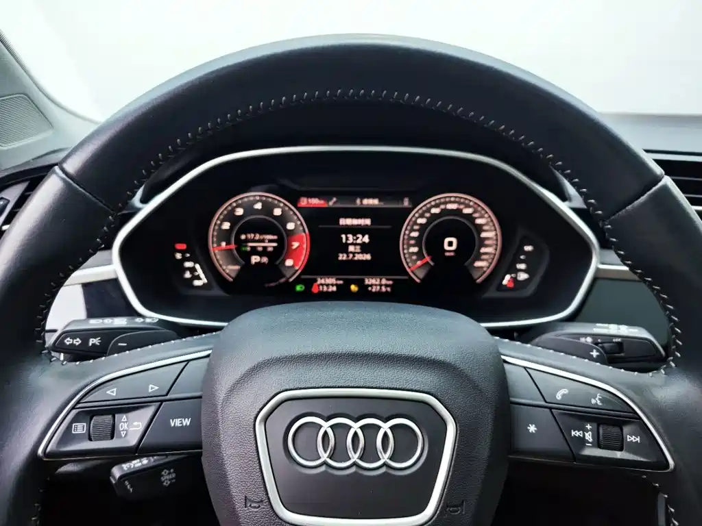 Audi Q3 2022 — фото 12