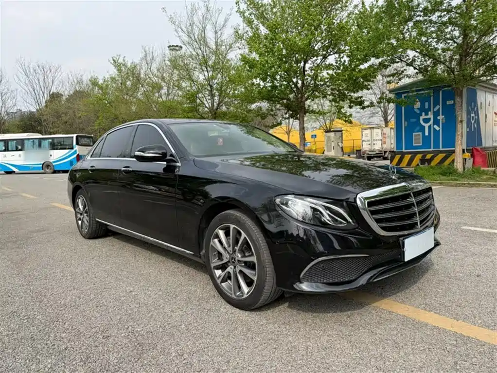 Mercedes-Benz E-Class 2020 — фото 11