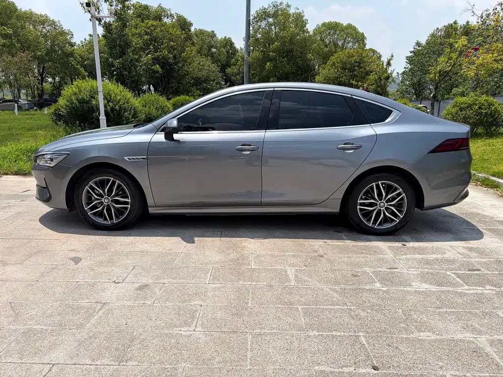 BYD Qin PLUS 2023 — фото 13