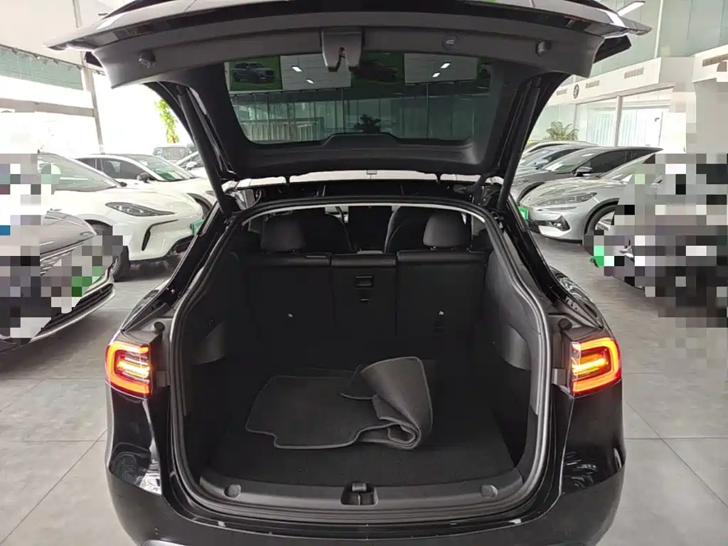 Tesla Model Y 2023 — фото 19