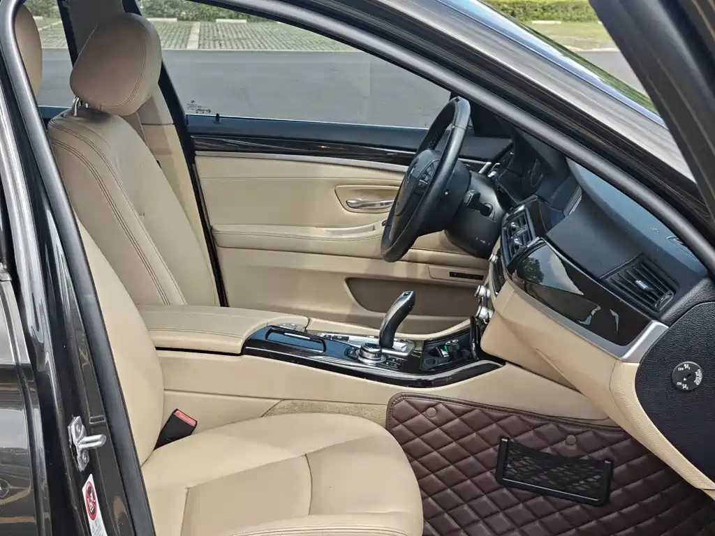 BMW 5 Series 2014 — фото 10