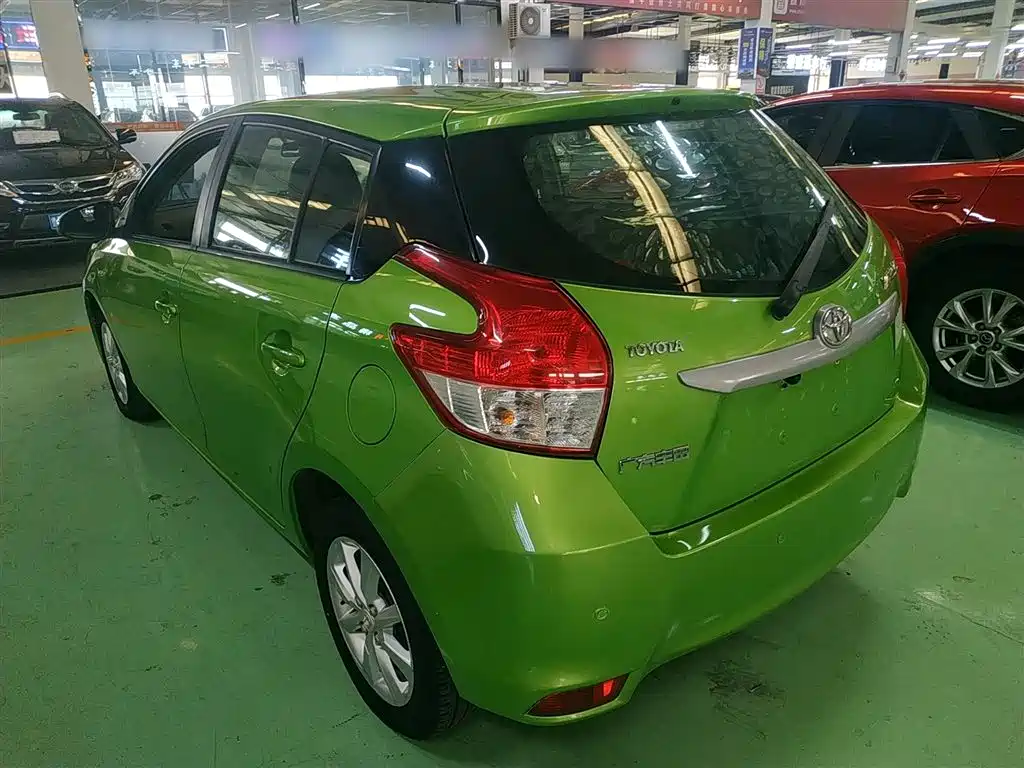 Toyota Yaris L 2015 — фото 5