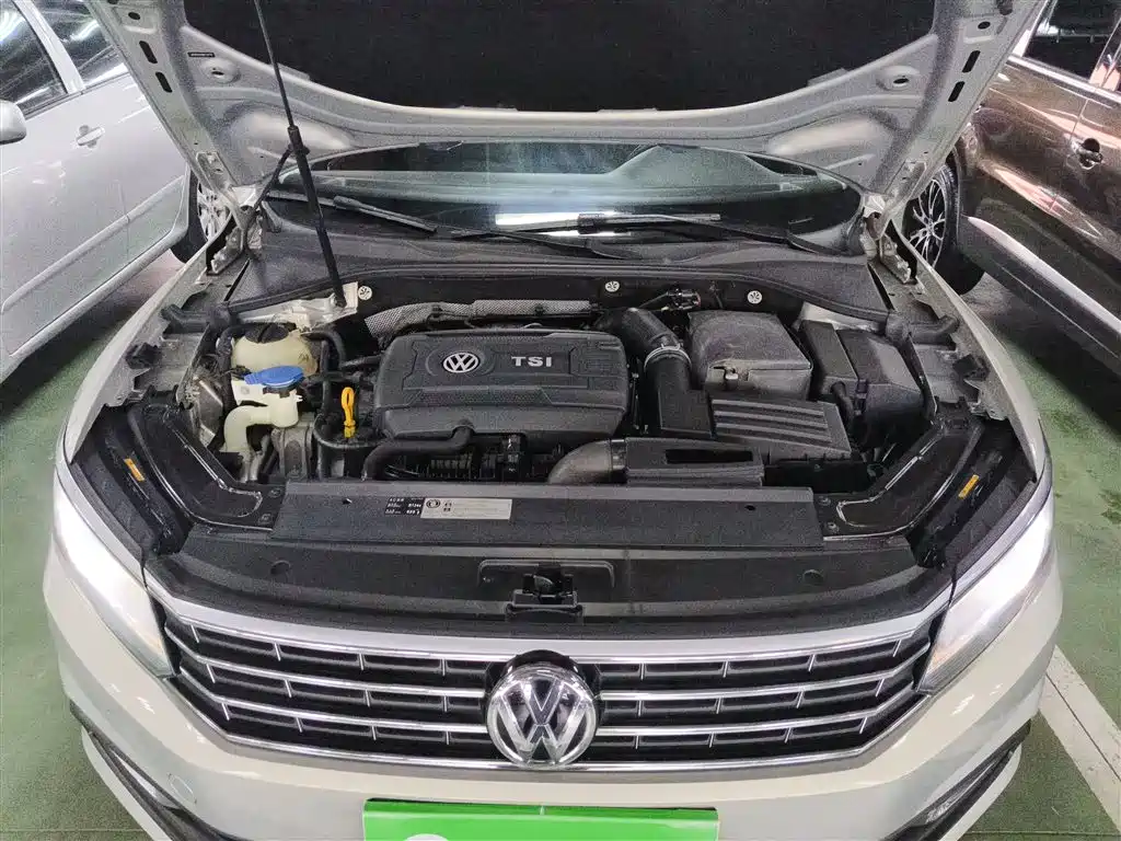 Volkswagen Passat 2017 — фото 16