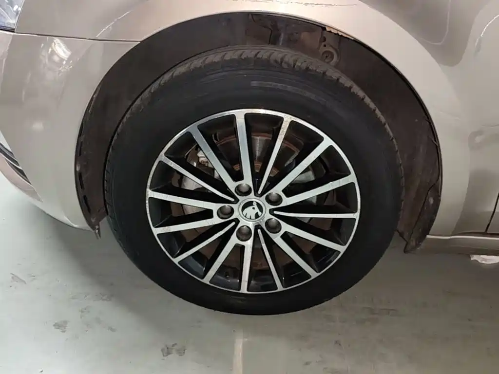Skoda Octavia 2020 — фото 23