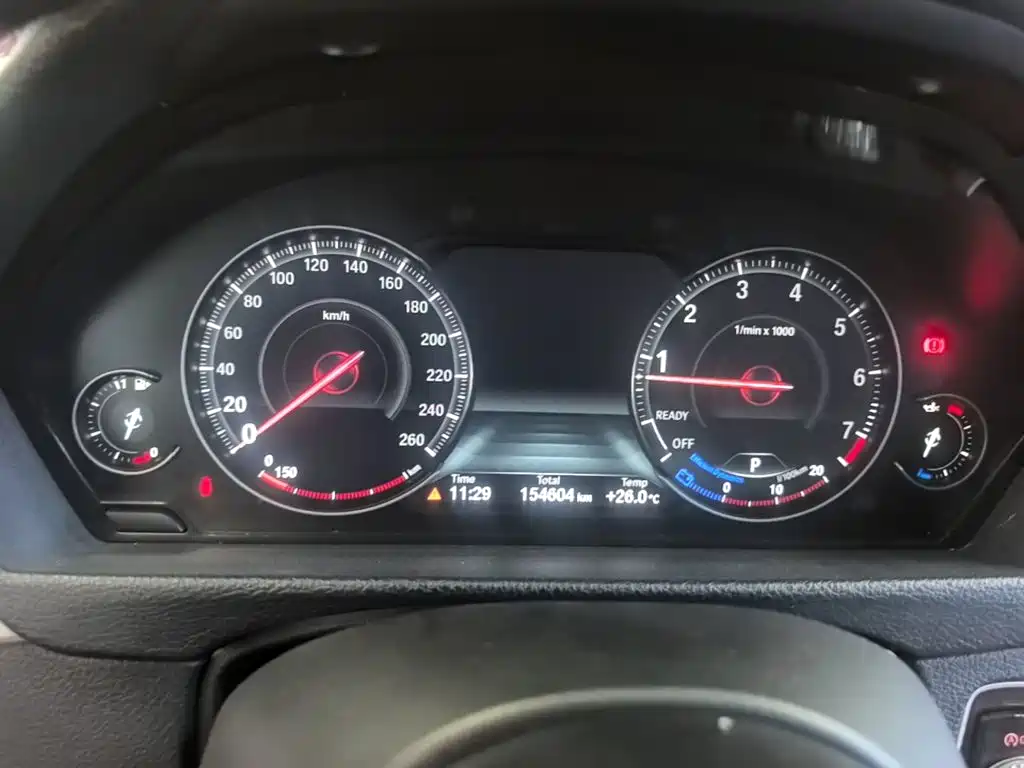 BMW 3 Series 2018 — фото 12