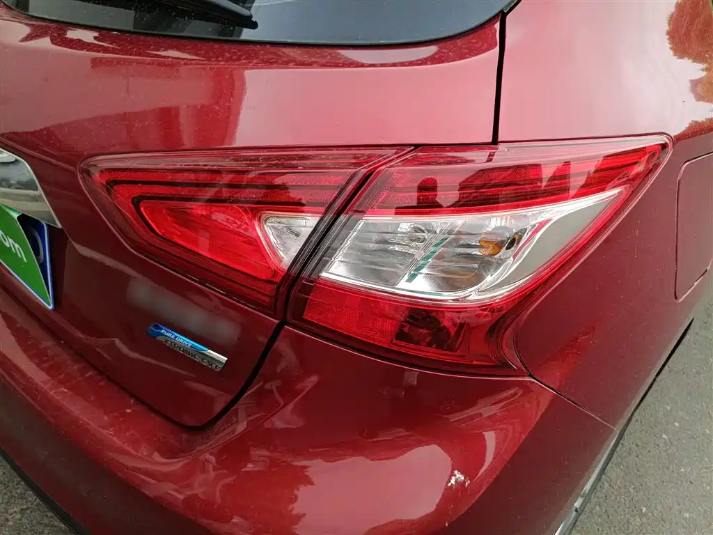 Nissan Tiida 2017 — фото 24