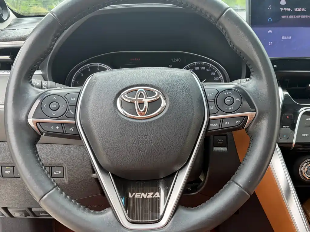 Toyota Venza 2022 — фото 13