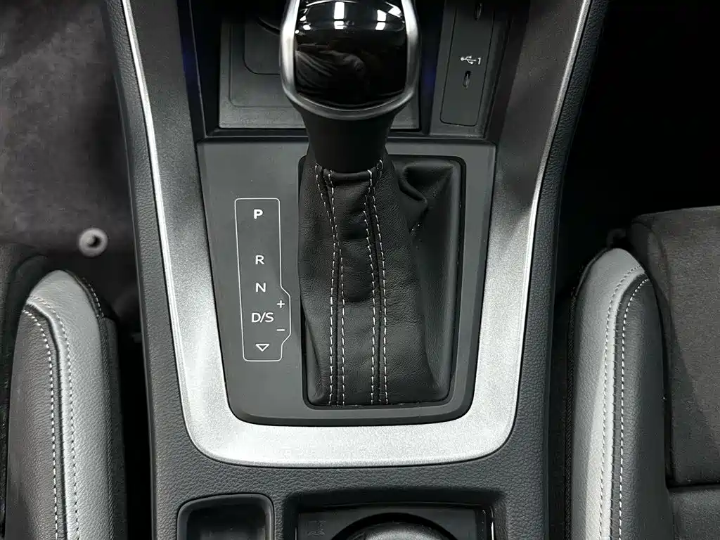 Audi Q3 2022 — фото 15
