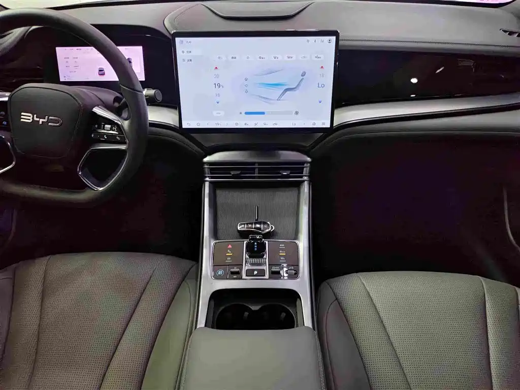 BYD Seal 07 DM-i 2024 — фото 11