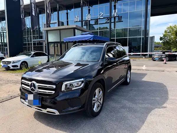 Mercedes-Benz GLB 2023