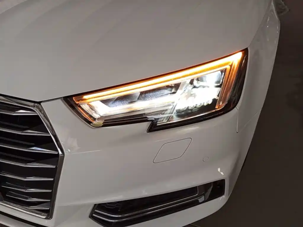 Audi A4L 2020 — фото 24