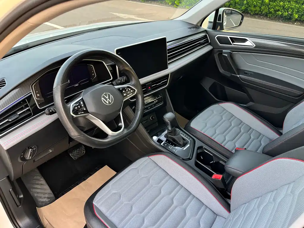 Volkswagen Tiguan L New Energy 2023 — фото 10
