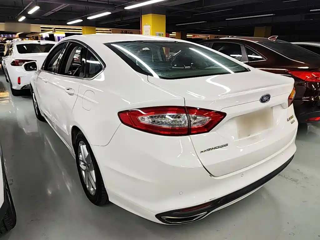 Ford Mondeo 2015 — фото 5