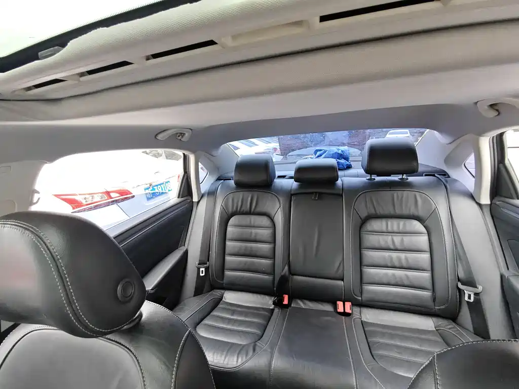 Volkswagen Passat 2017 — фото 17