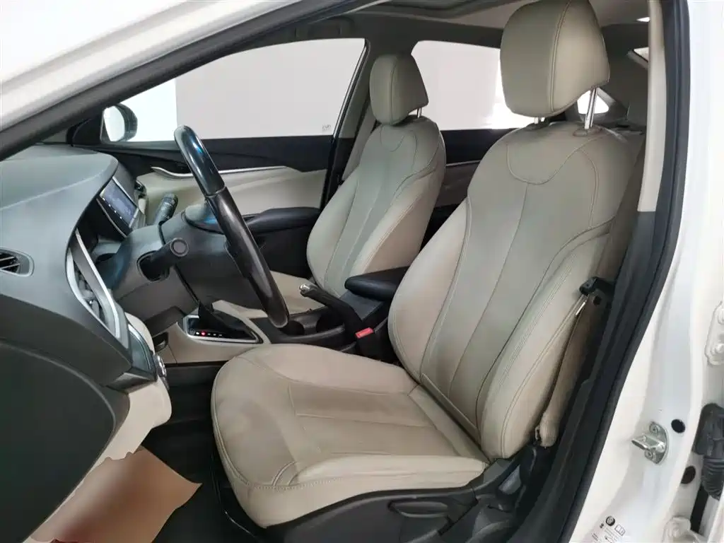 Buick Excelle 2018 — фото 11