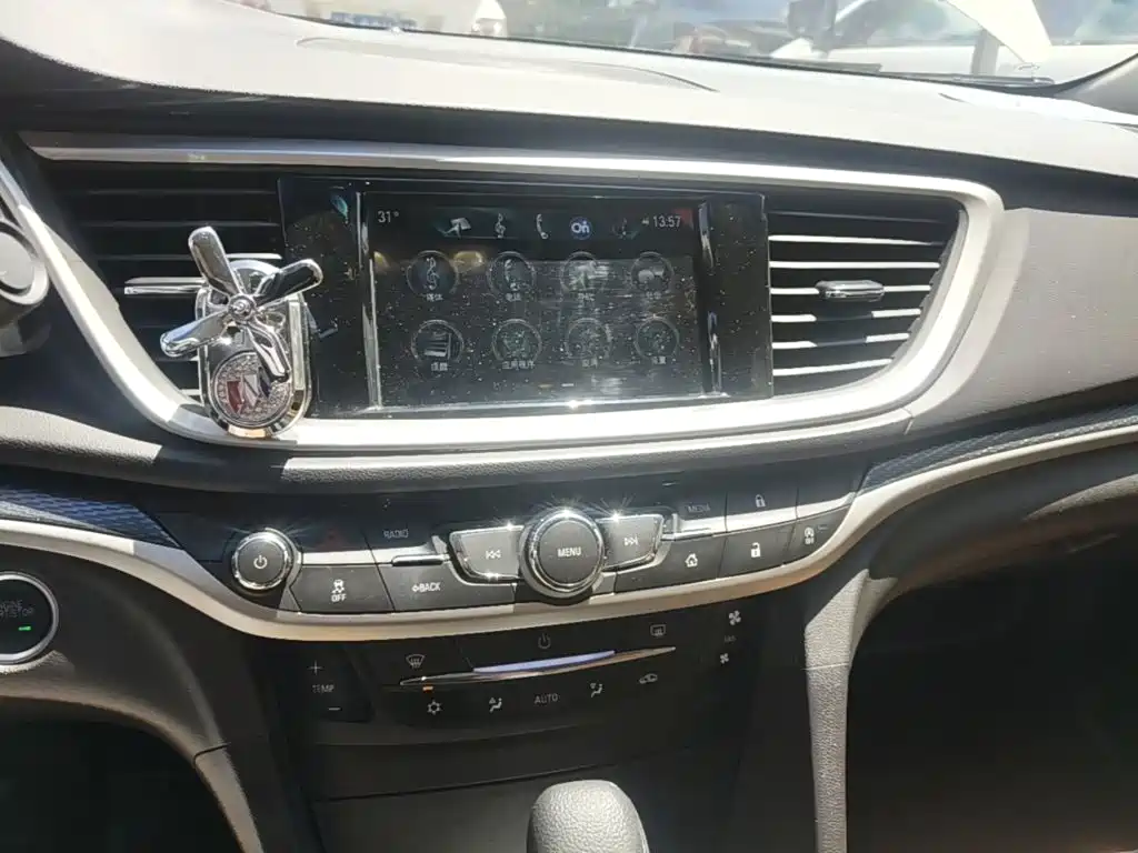 Buick Excelle 2018 — фото 13