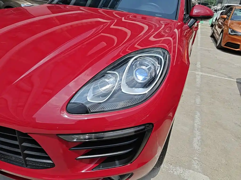 Porsche Macan 2018 — фото 24