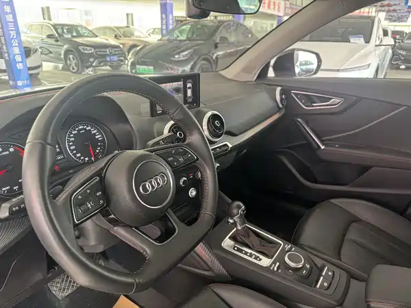 Audi Q2L 2022