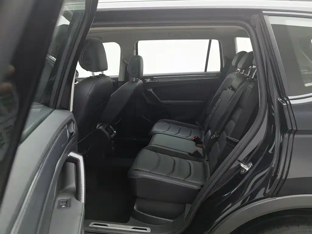 Volkswagen Tiguan L 2021 — фото 15