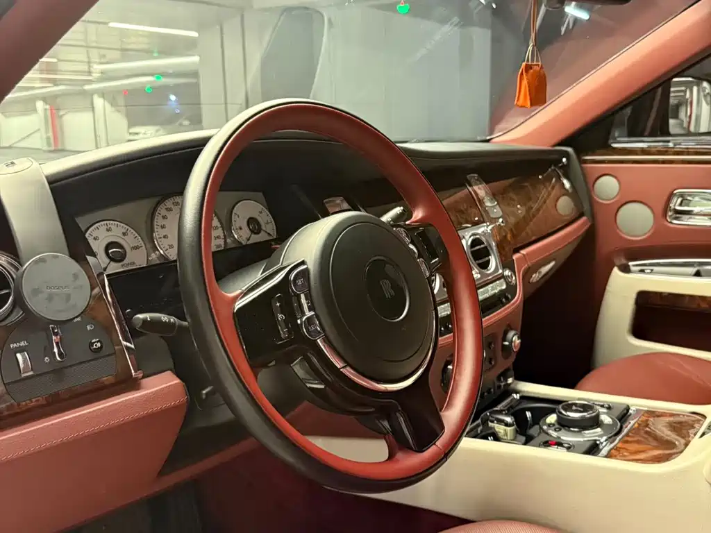 Rolls-Royce Ghost 2015 — фото 4