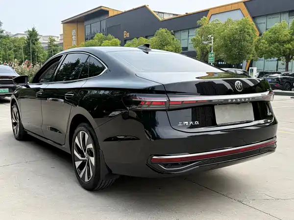 Volkswagen Passat 2025