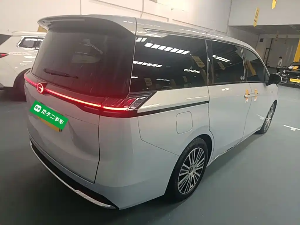 GAC Motor E8 PHEV 2024 — фото 7