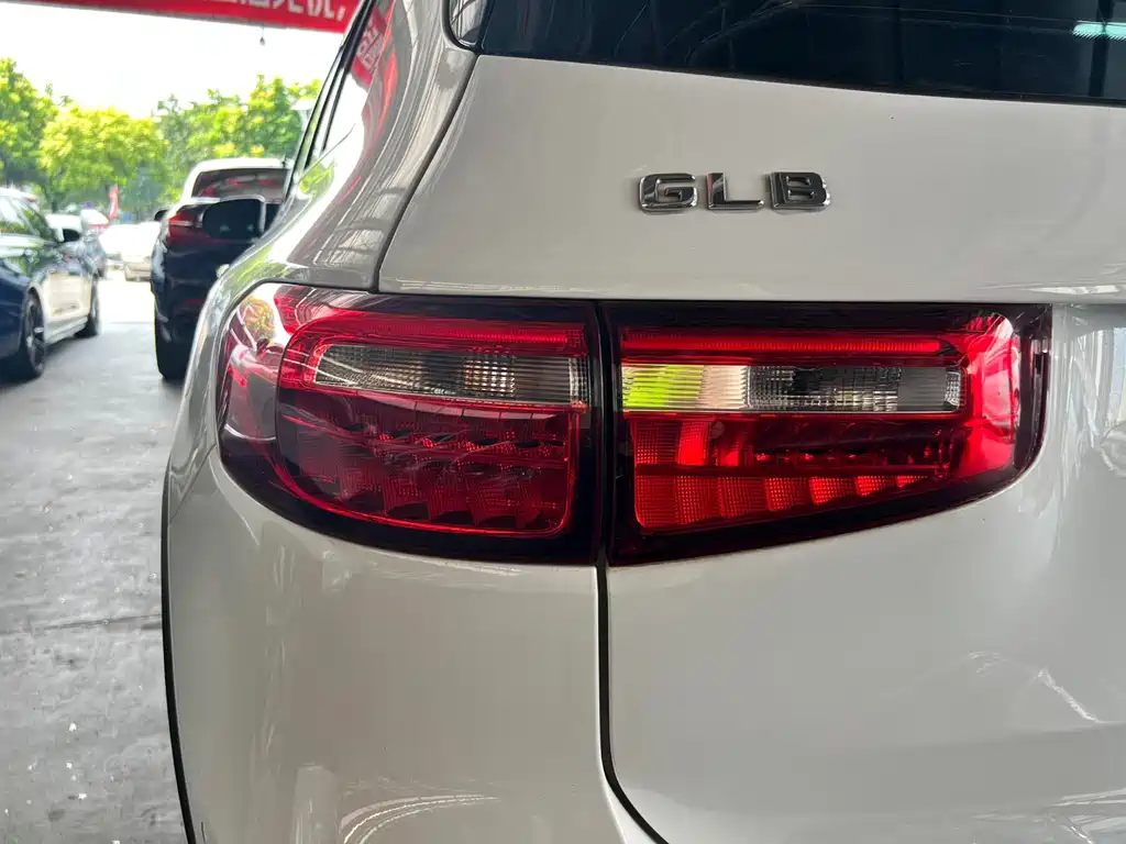 Mercedes-Benz GLB 2020 — фото 24