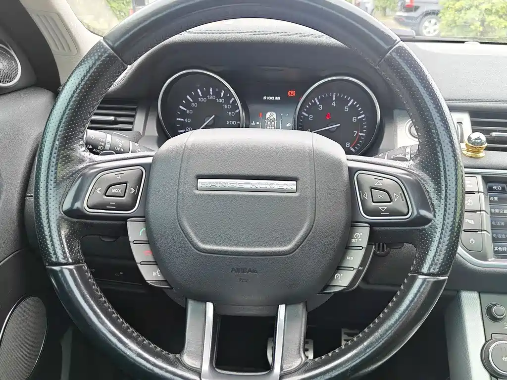 Land Rover Evoque 2015 — фото 18
