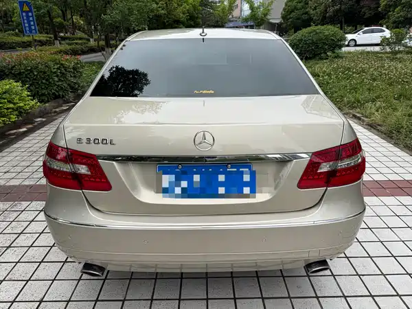 Mercedes-Benz E-Class 2012