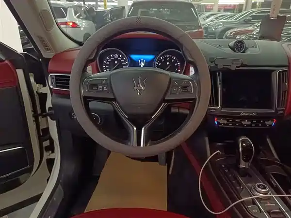 Maserati Levante 2016