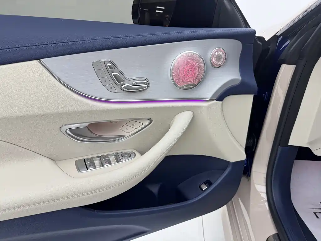 Mercedes-Benz E-Class 2023 — фото 10