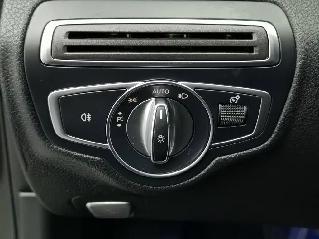 Mercedes-Benz C-Class 2017 — фото 21
