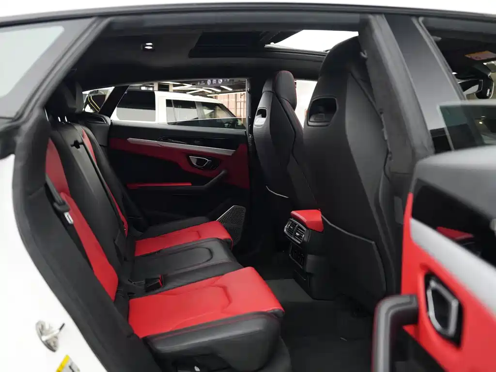 Lamborghini Urus 2019 — фото 12