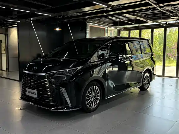 Lexus LM 2023