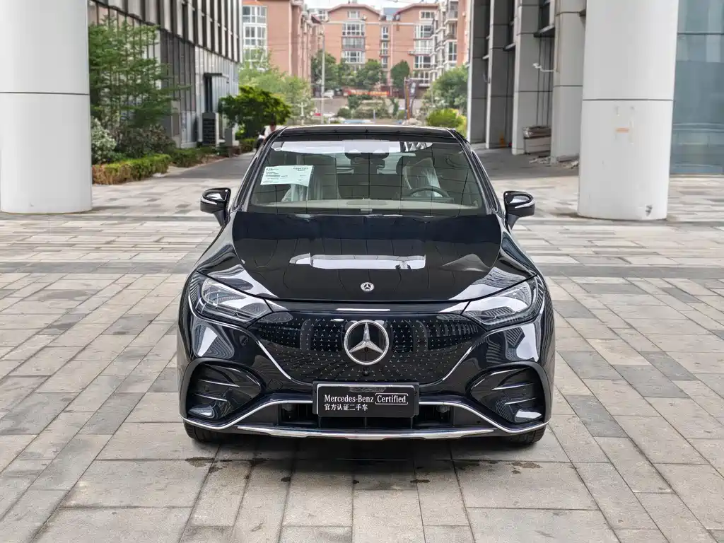 Mercedes-Benz EQE SUV 2025