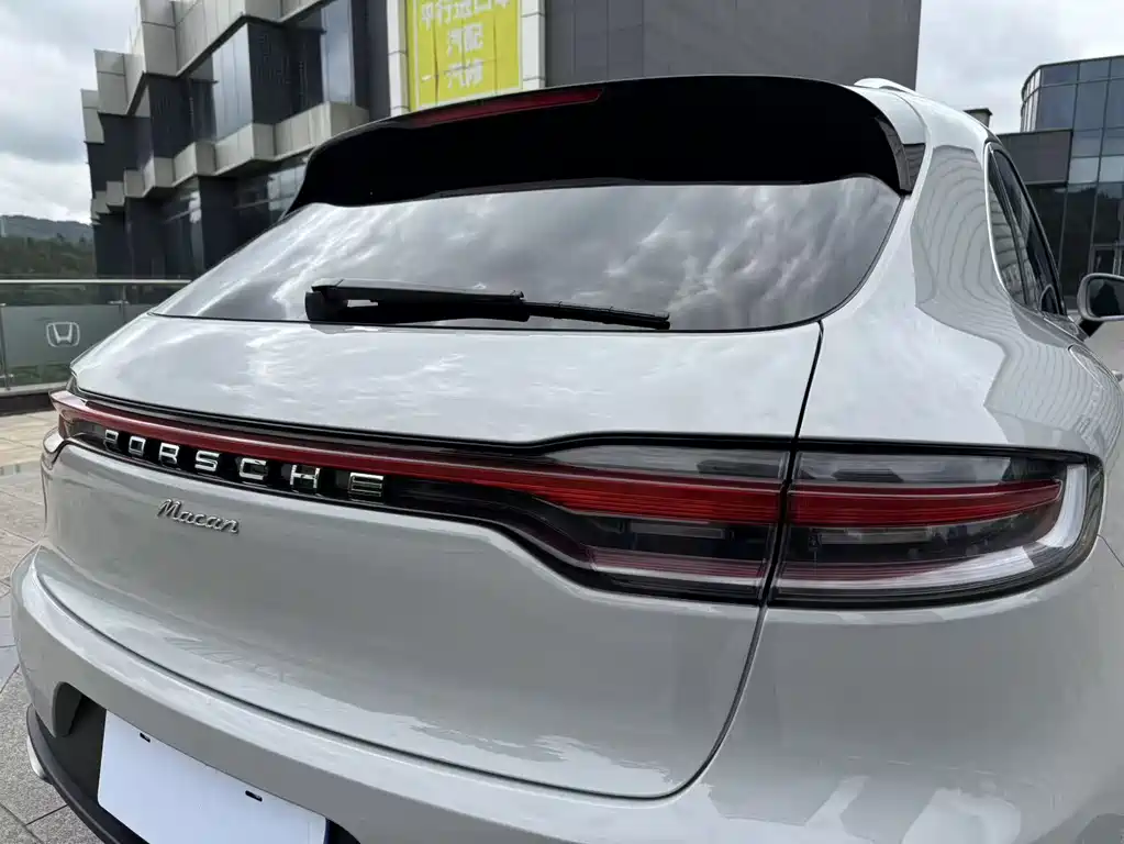 Porsche Macan 2019 — фото 38