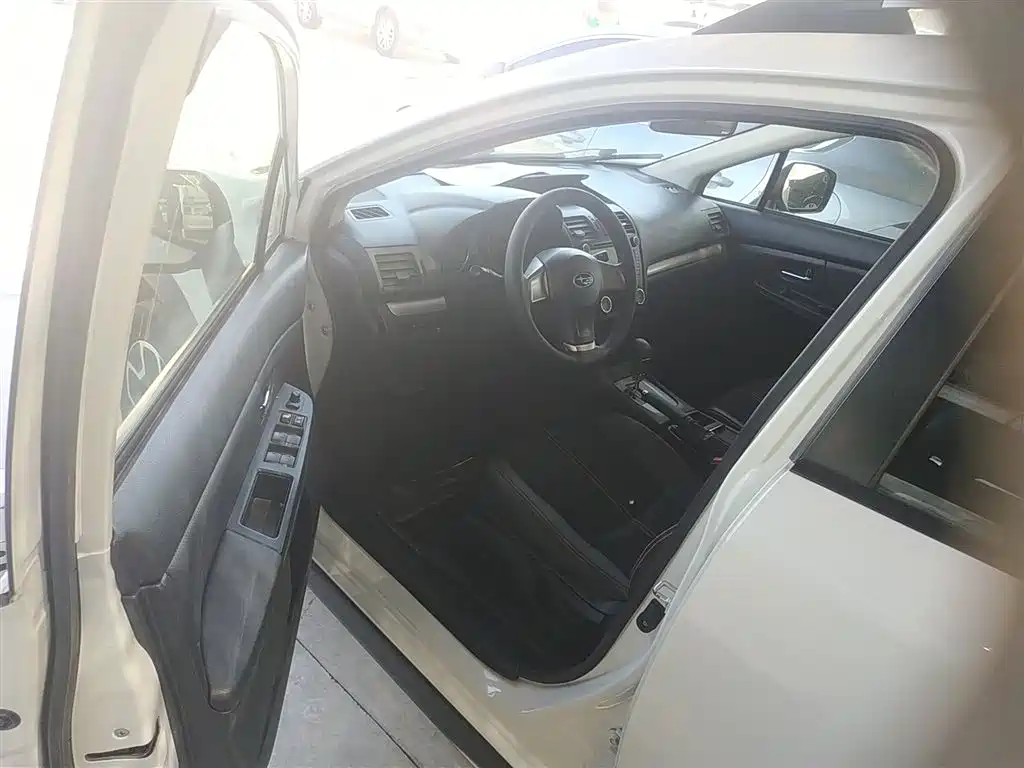 Subaru XV 2015 — фото 16